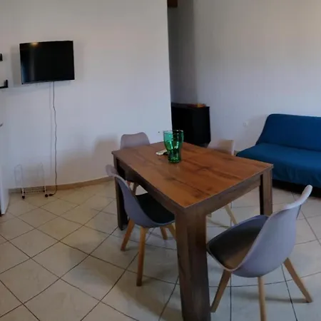아파트 Skoulianika House 키시라