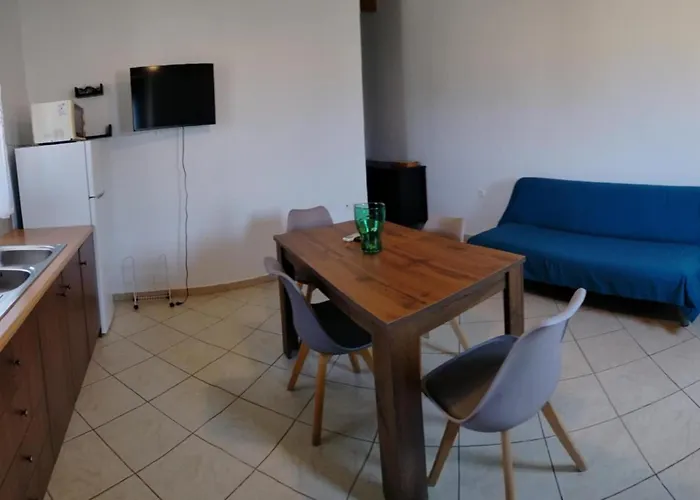 아파트 Skoulianika House 키시라